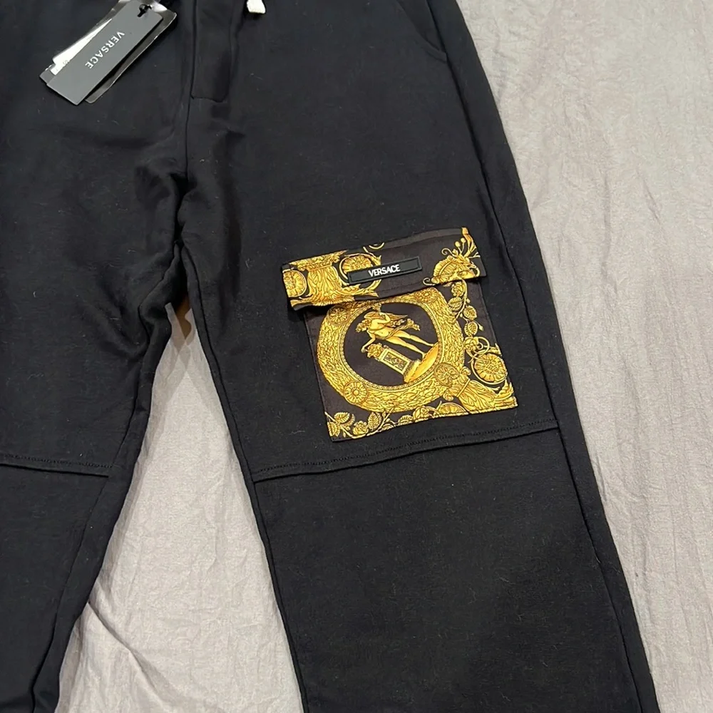 Versace - Picture 2 of 5
